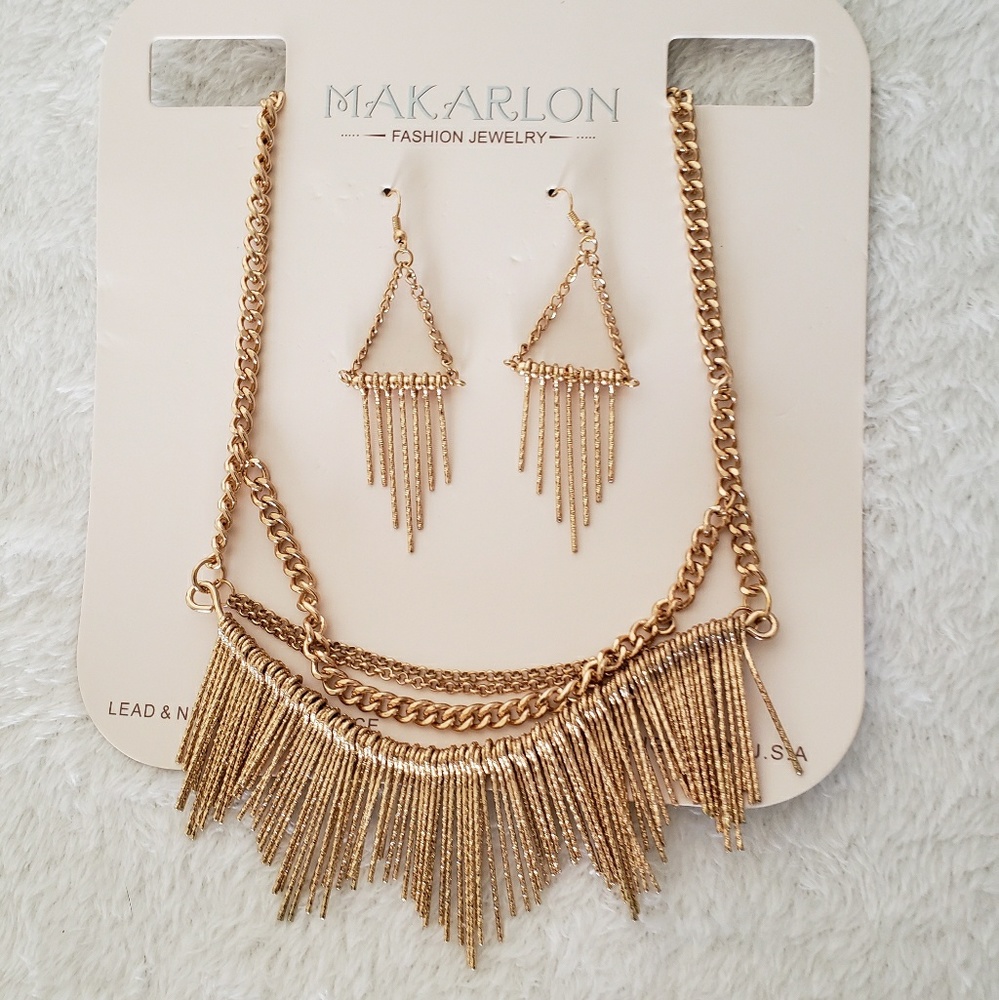 Necklace and Earring set